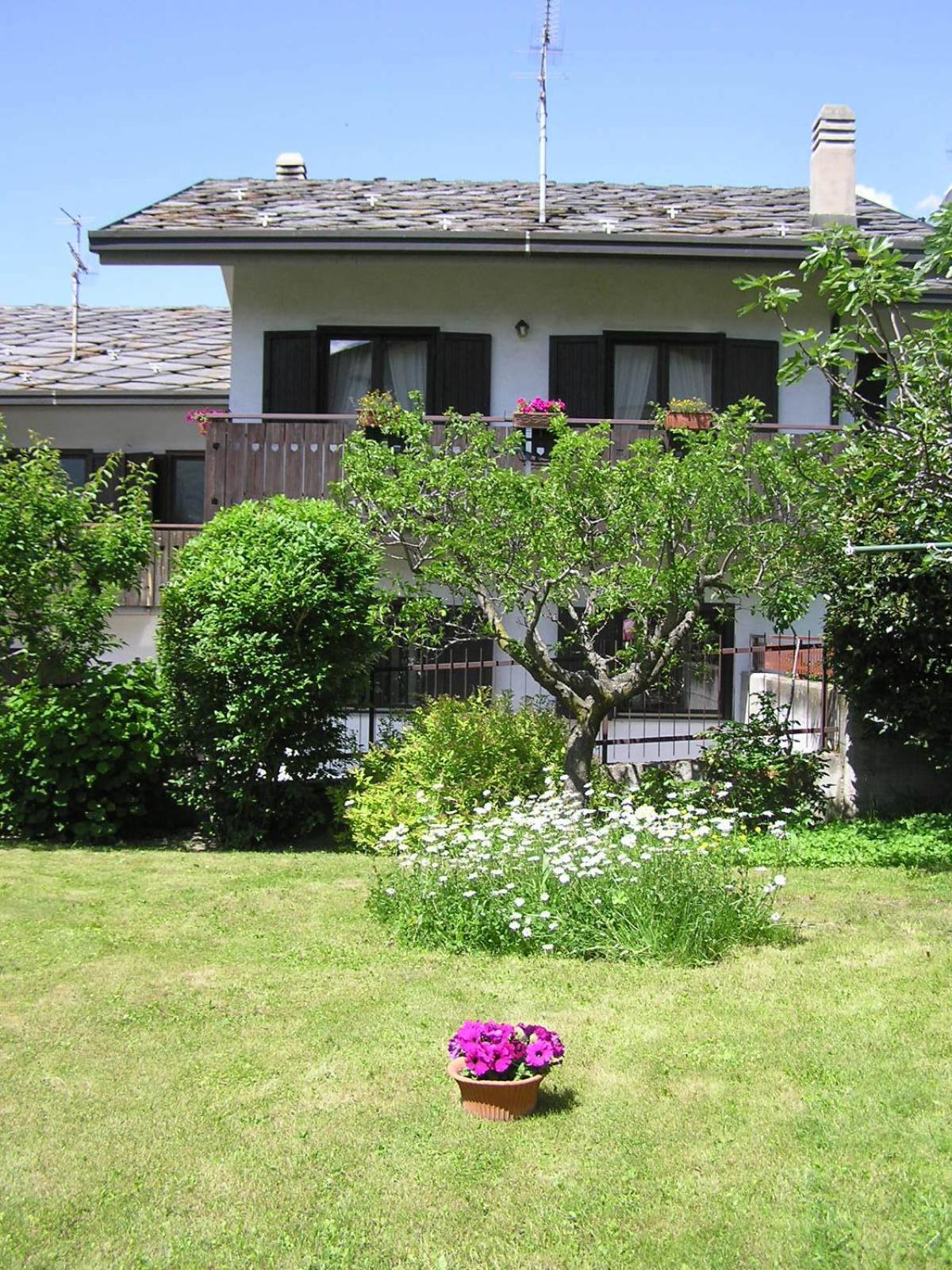 B&B Au Petit Bonheur Saint-Vincent Esterno foto